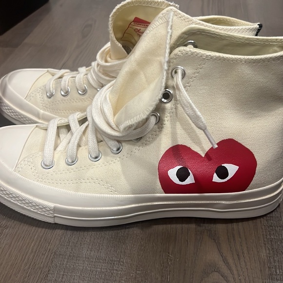 Like new wore once converse play comme des Garcons sneakers - Picture 6 of 6